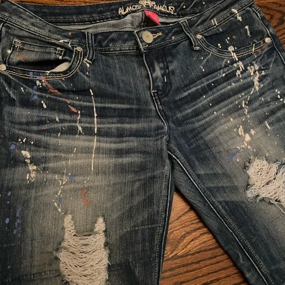 Almost Famous Jeans size 11 - Picture 3 of 4